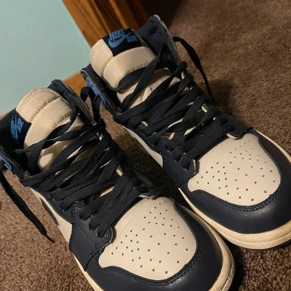 Nike Jordan 1 Retro High Obsidian - Picture 5 of 8